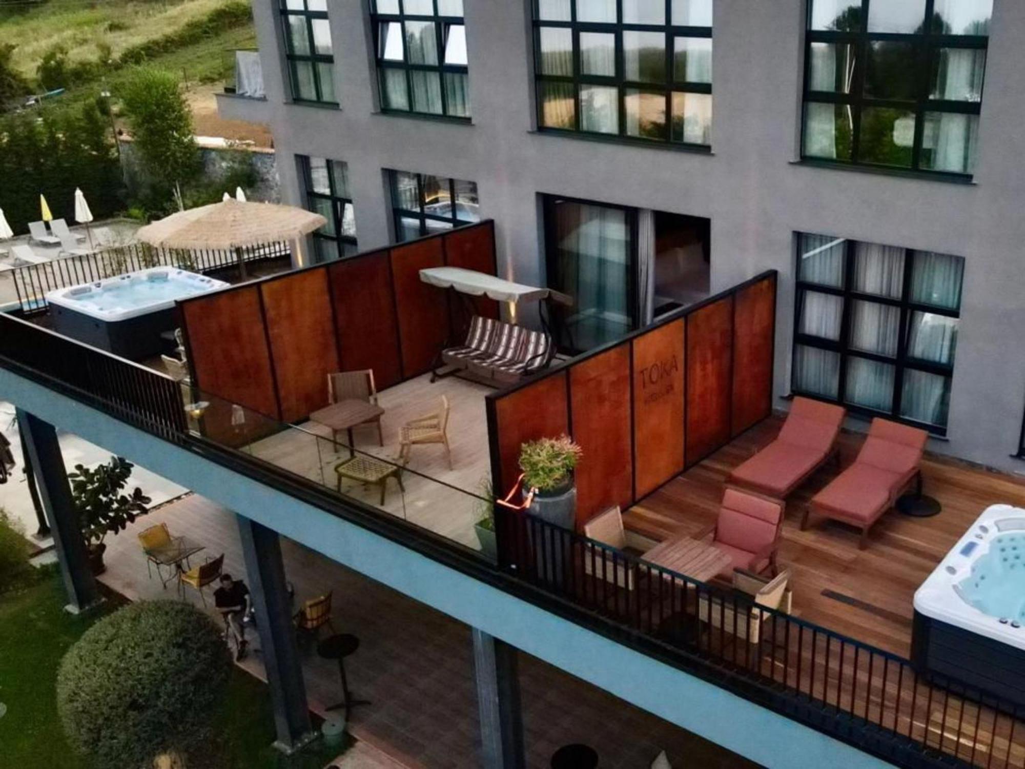 Toka Hotel Restaurant Udenisht Exterior photo