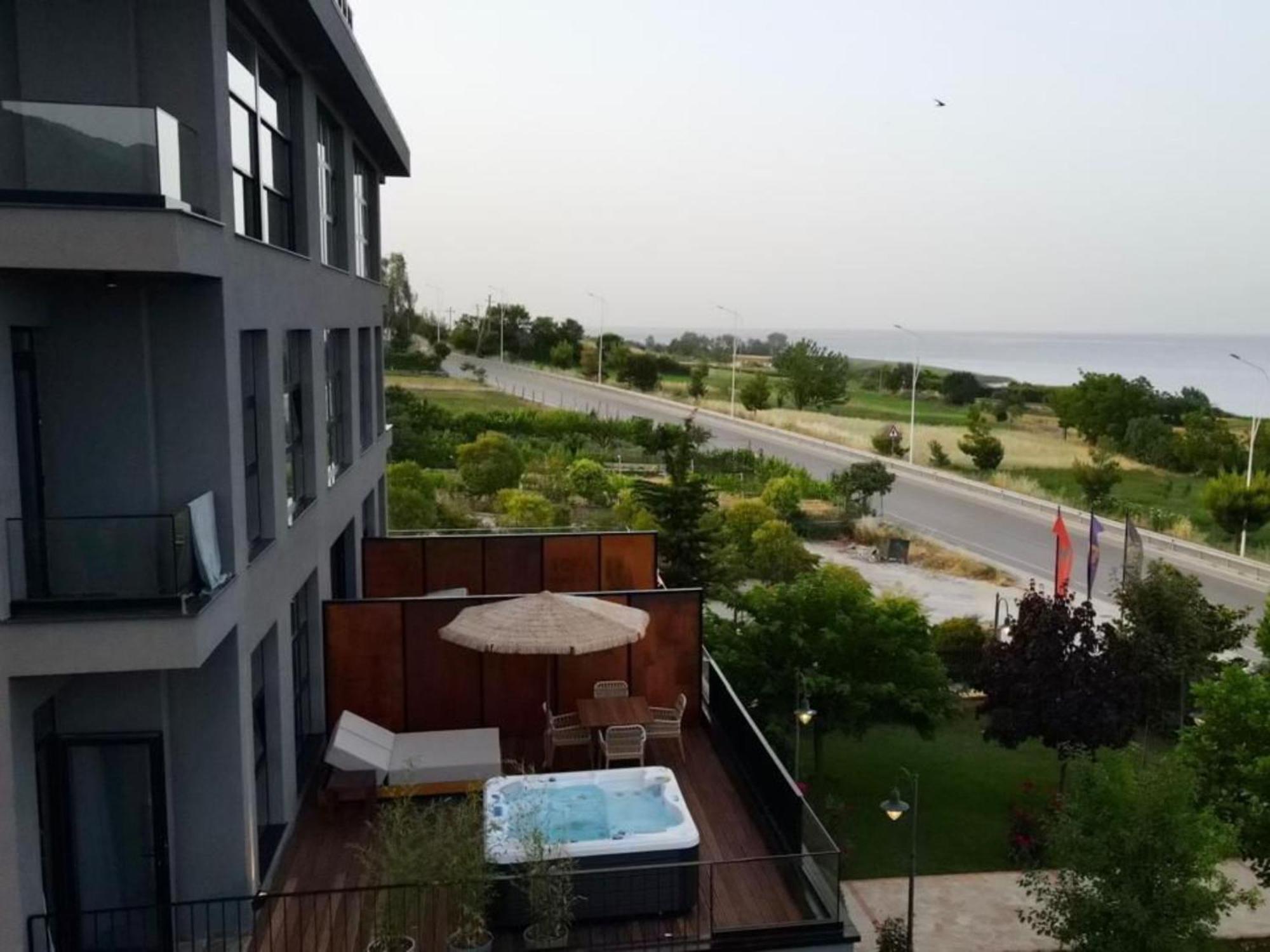 Toka Hotel Restaurant Udenisht Exterior photo