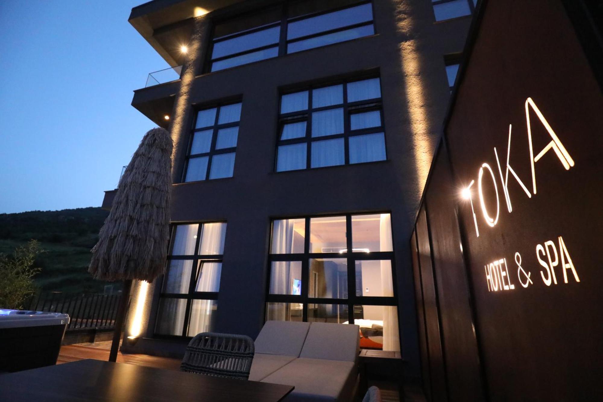 Toka Hotel Restaurant Udenisht Exterior photo