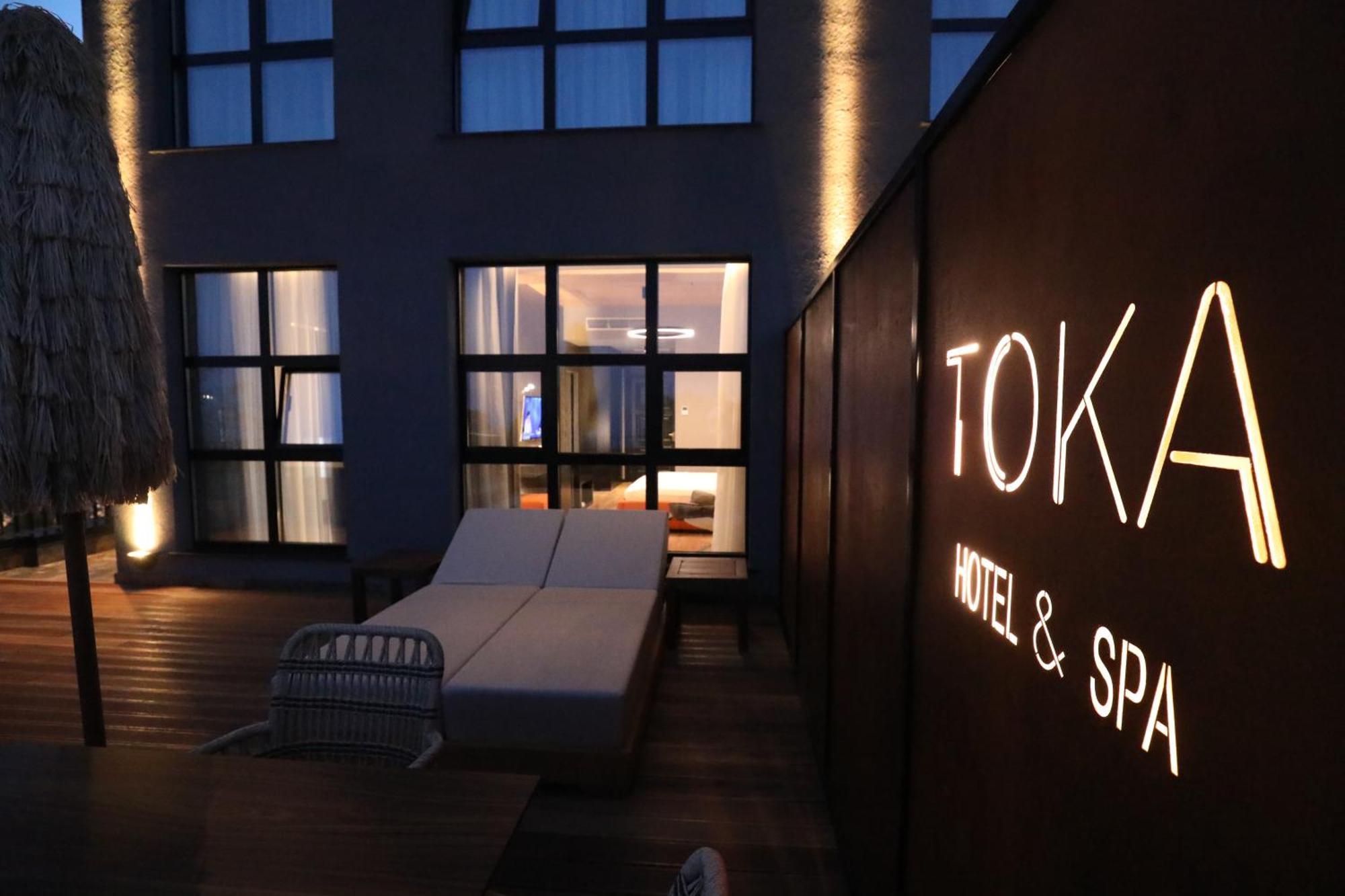 Toka Hotel Restaurant Udenisht Exterior photo