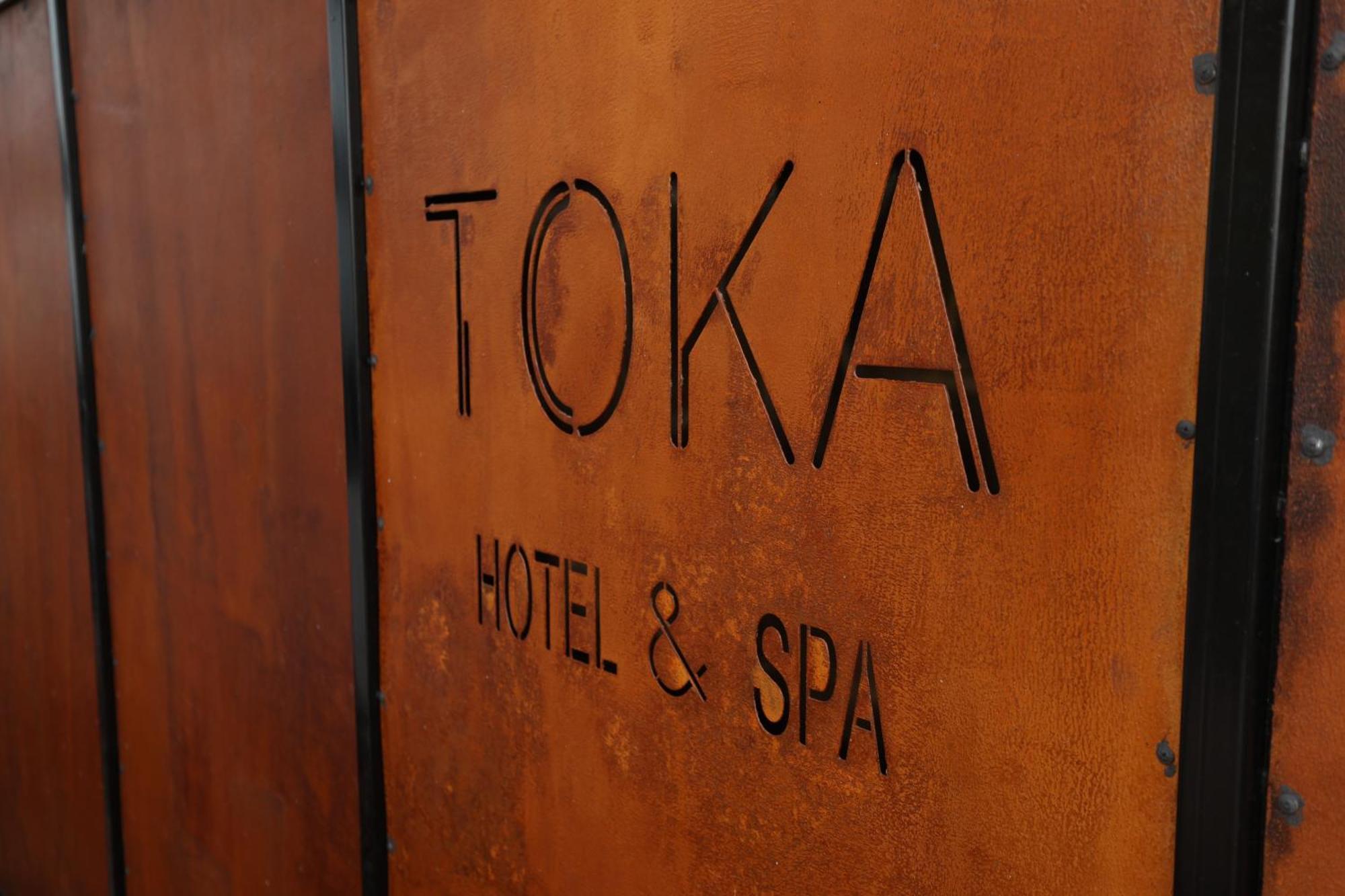 Toka Hotel Restaurant Udenisht Exterior photo
